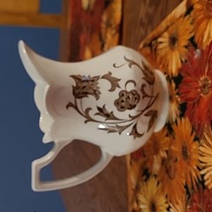 J & G Meakin Windsong creamer